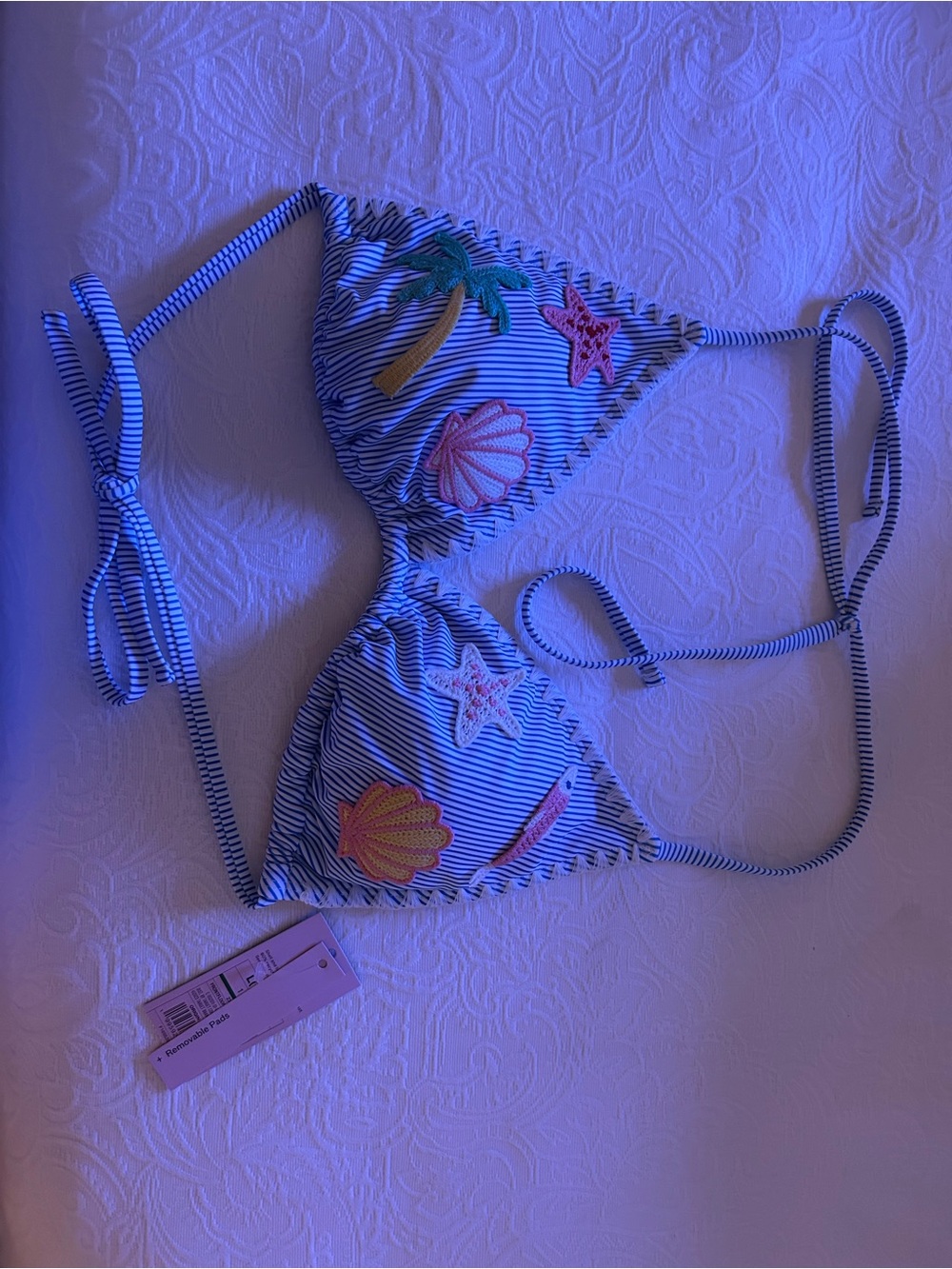 Target Bikini Top Super cute ( Beachy) NEVER USED TAGS STILL ON.